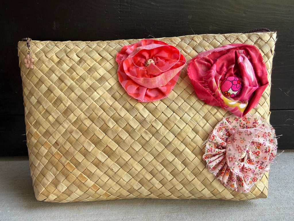Lauhala Pua ‘Eke Pouch Medium - Pink