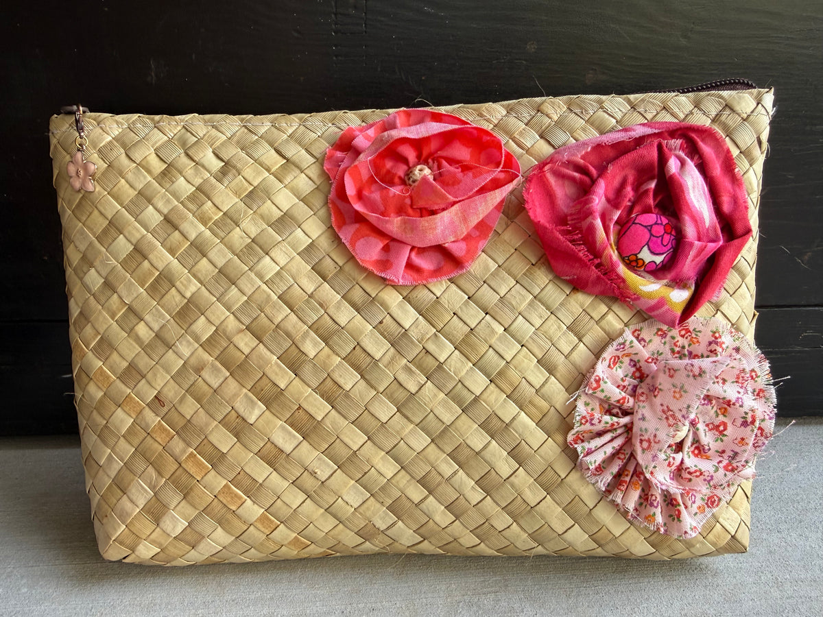 Lauhala Pua ‘Eke Pouch Medium - Pink
