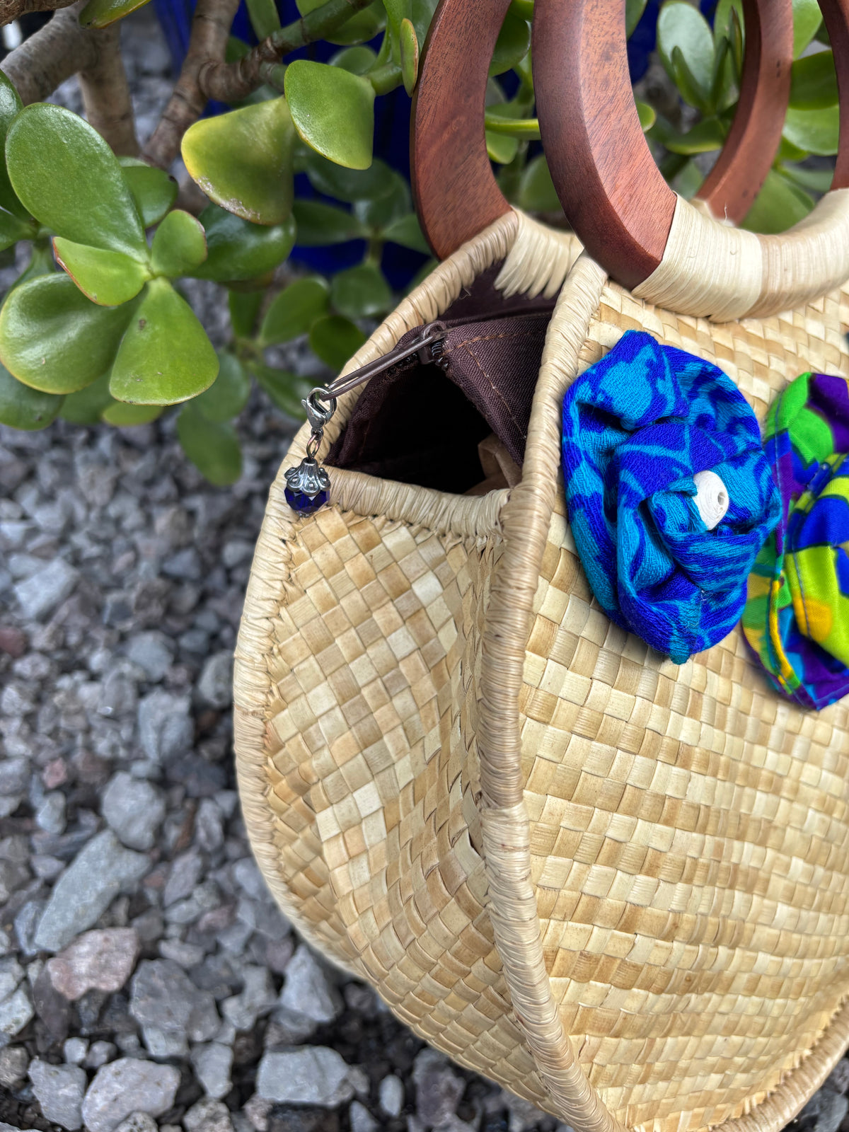 Lauhala Pua ‘Eke Round Handbag - Blue & Green