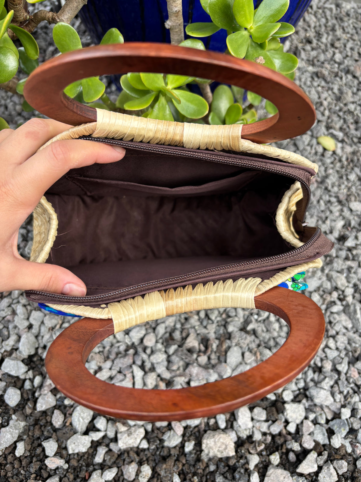 Lauhala Pua ‘Eke Round Handbag - Blue & Green