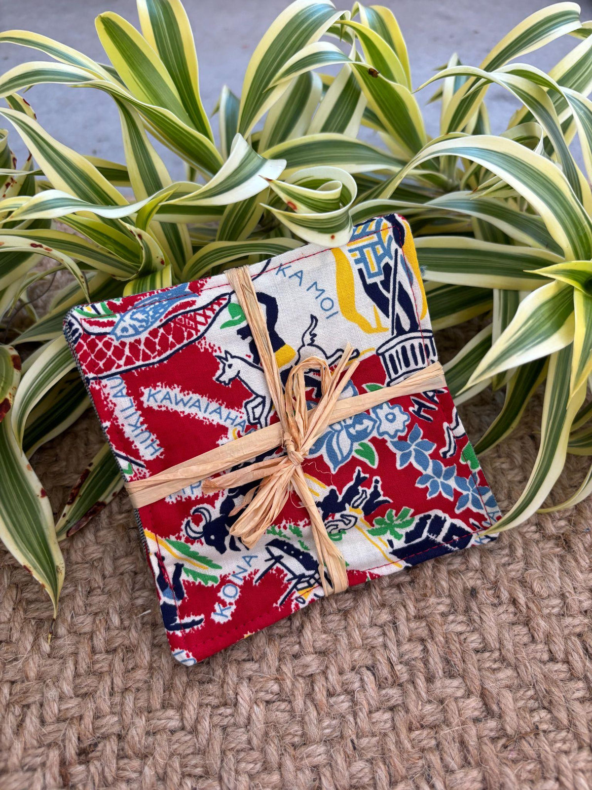 Medium Hand-sewn 2 Piece Coaster - Set 28, pattern 28D: fabric side tied with a lauhala twine bow